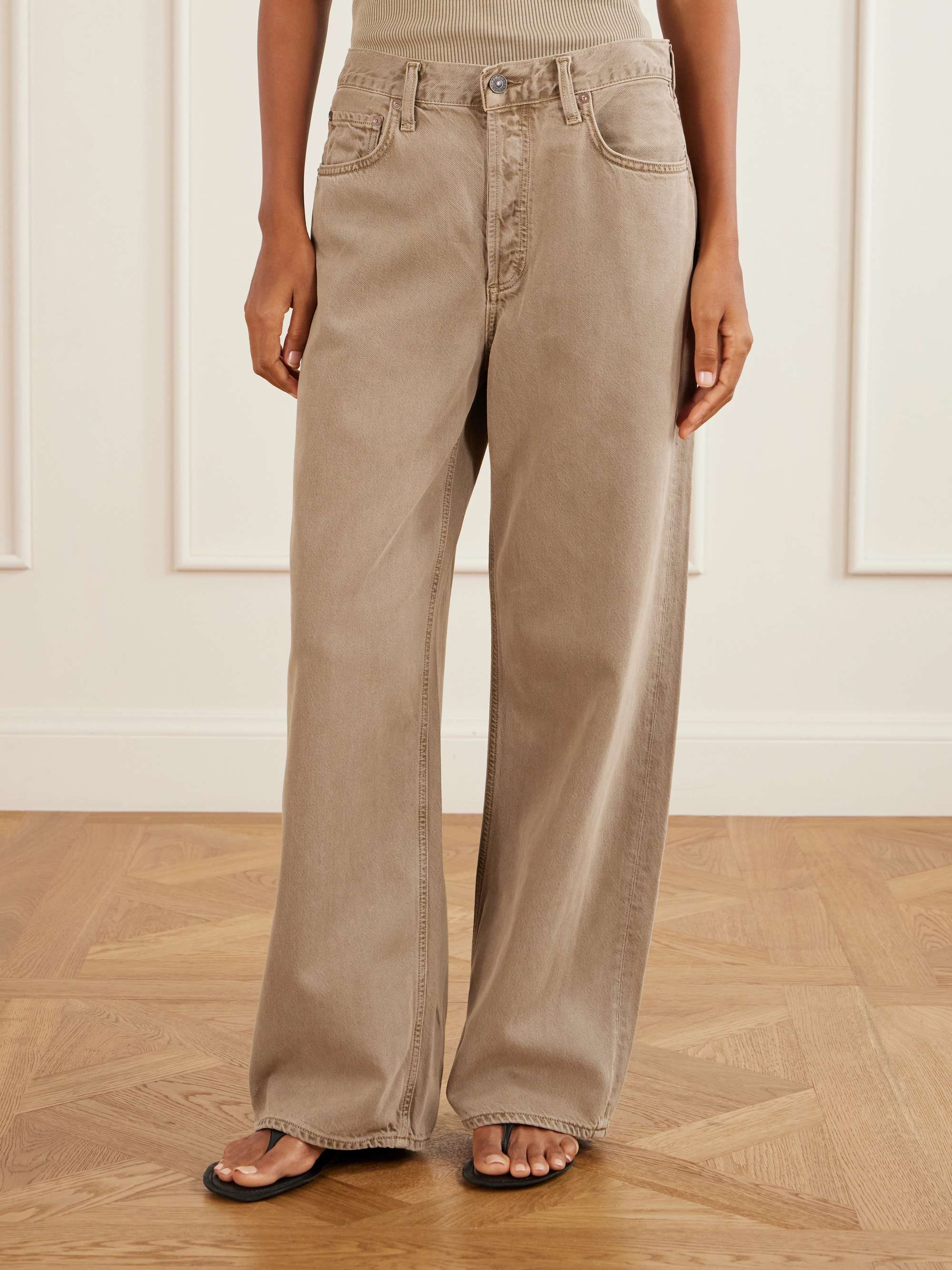 Low Slung Baggy Low-Rise Wide-Leg Jeans