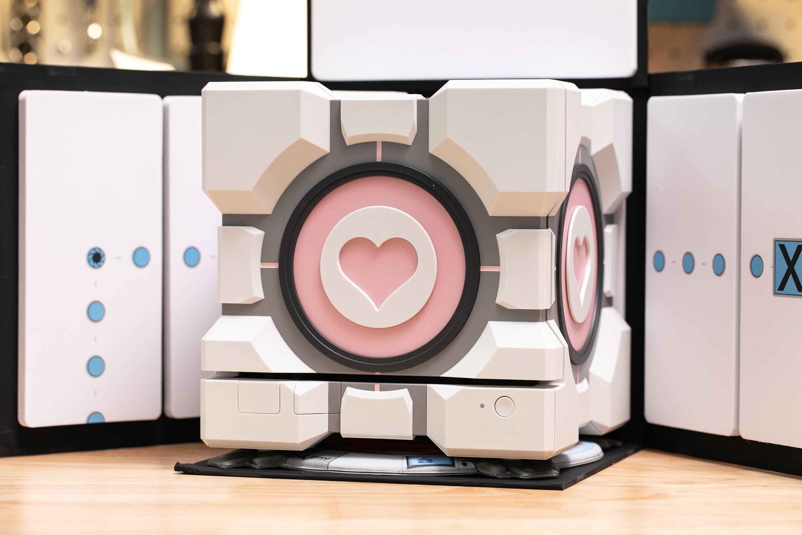 verge-dbrand-companion-cube-sean-hollister-11