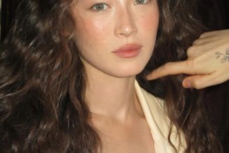 These Brushed-Out Curls Are the Hair Trend Taking Over Summer
