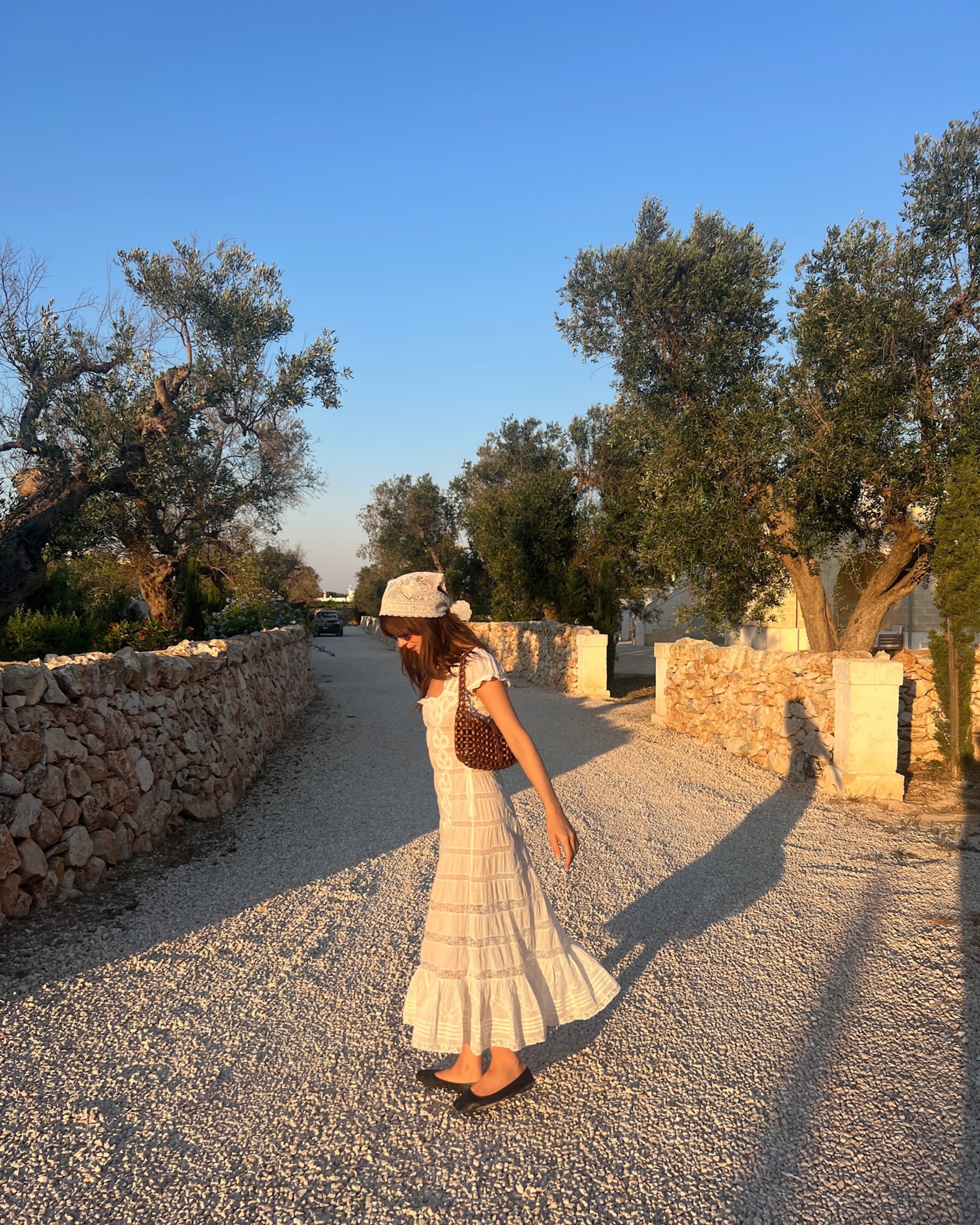 An image of Daisy Edgar-Jones carrying the Saint Laurent LE 5 &amp;Agrave; 7 in wood beads.