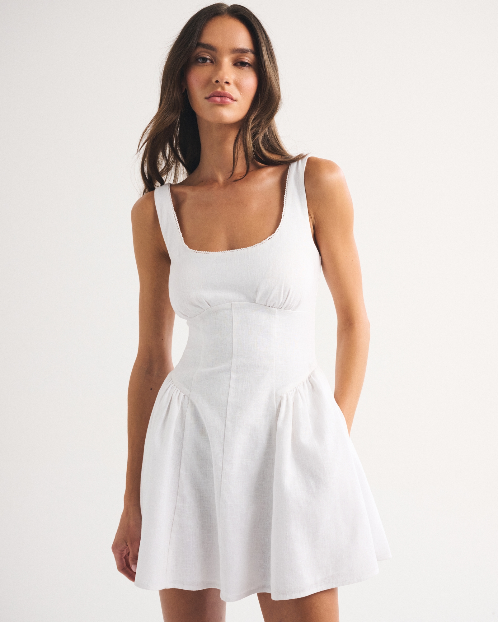 A&amp;amp;f Dylan Bra-Free Linen-Blend Mini Dress