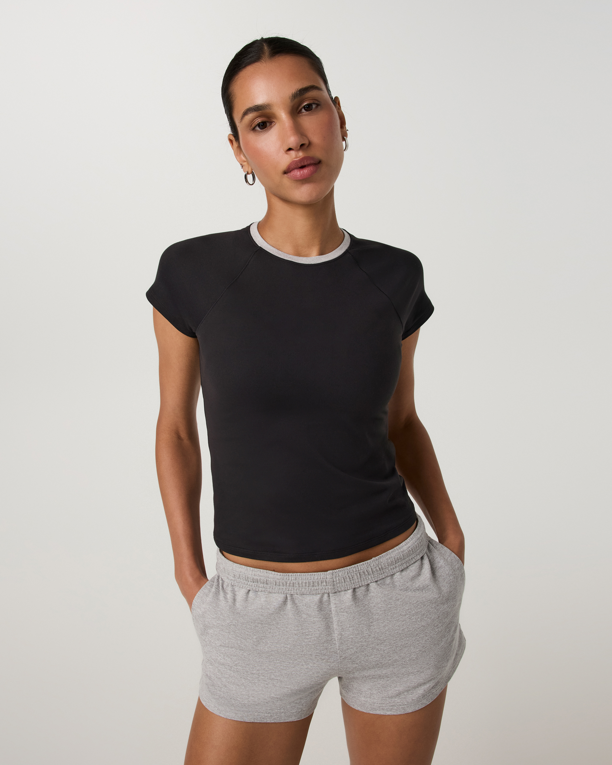 Short Sleeve Halo Retro Tee - Solid Black - Xxs