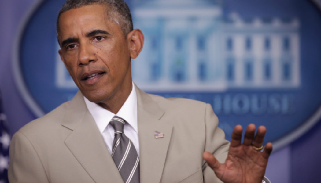 Barack Obama & Larry David Hilariously Recreate The Tan Suit "Scandal" Of 2014