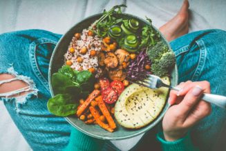 Is it worse to eat unhealthy food in the morning, or later in the day?