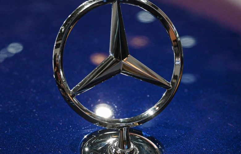 Mercedes-Benz Now Offers Official Birth Documents for Classic Cars Built Between 1986 and 2010